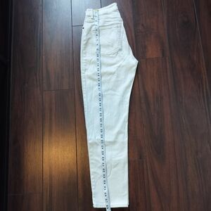 H&M High Rise Mom Jeans | Size 4
